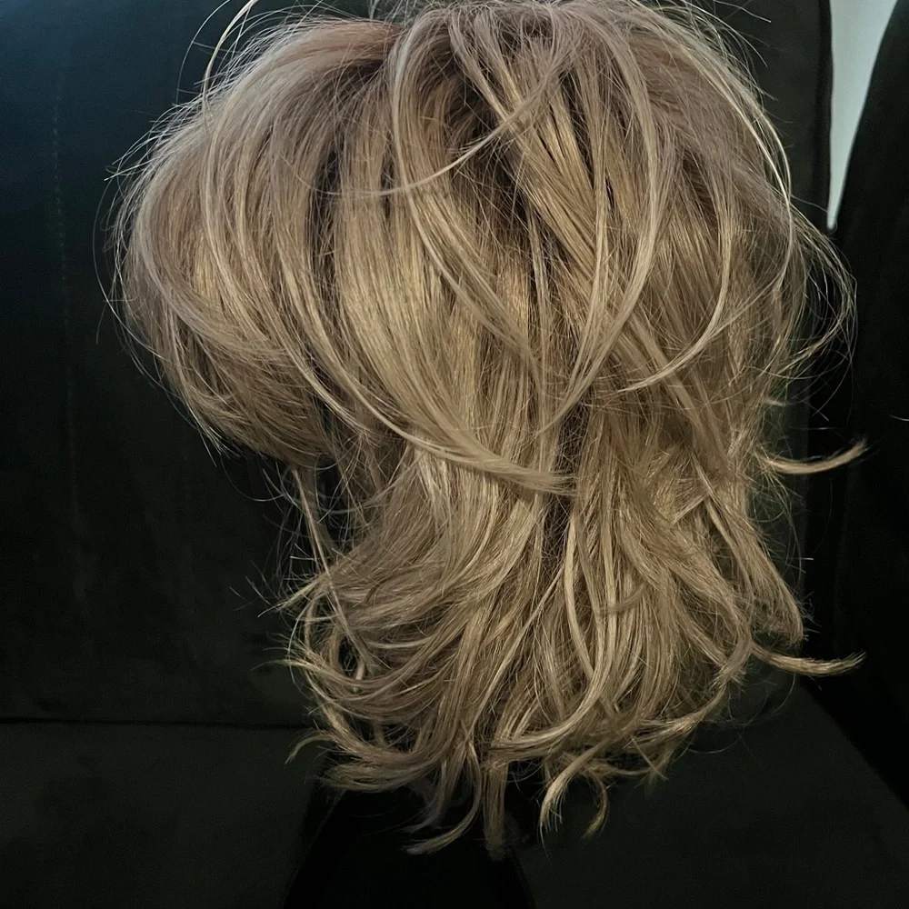 Tress Allure
Flawless Waves
Worn once
Color: 52/38/49/R8
Smokey Toffee - Picture 3 of 4